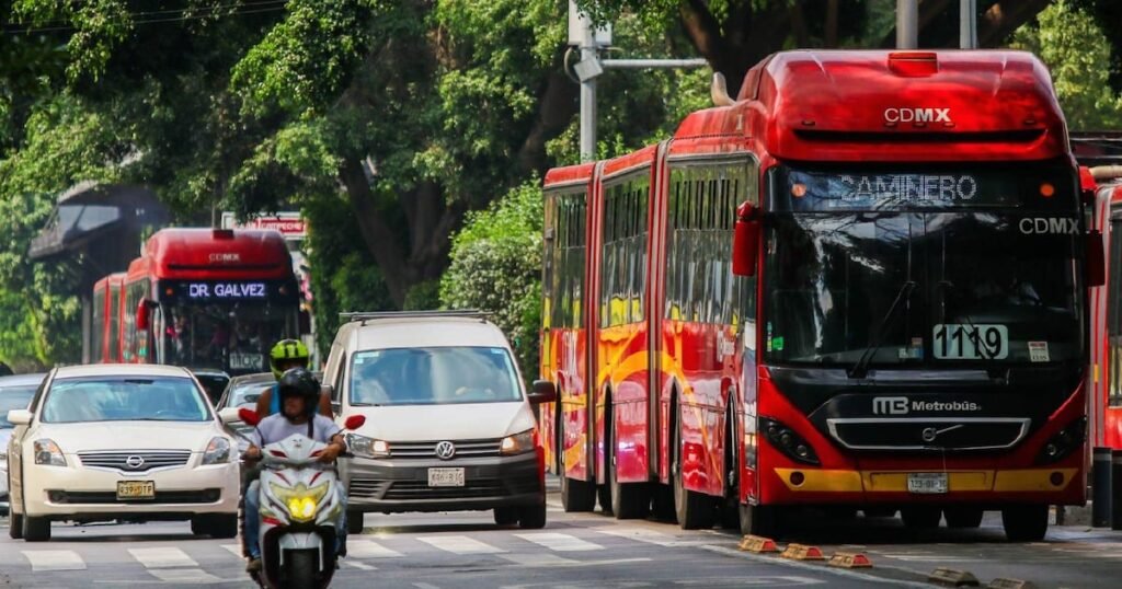 Hoy No Circula y Martes de moverse en Metrobús: Detalles para el 8 de septiembre