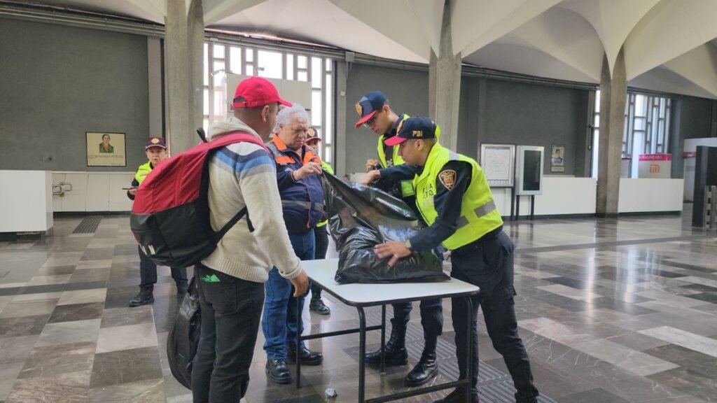 Metro de CDMX implementa operativo de vigilancia por Fiestas Patrias