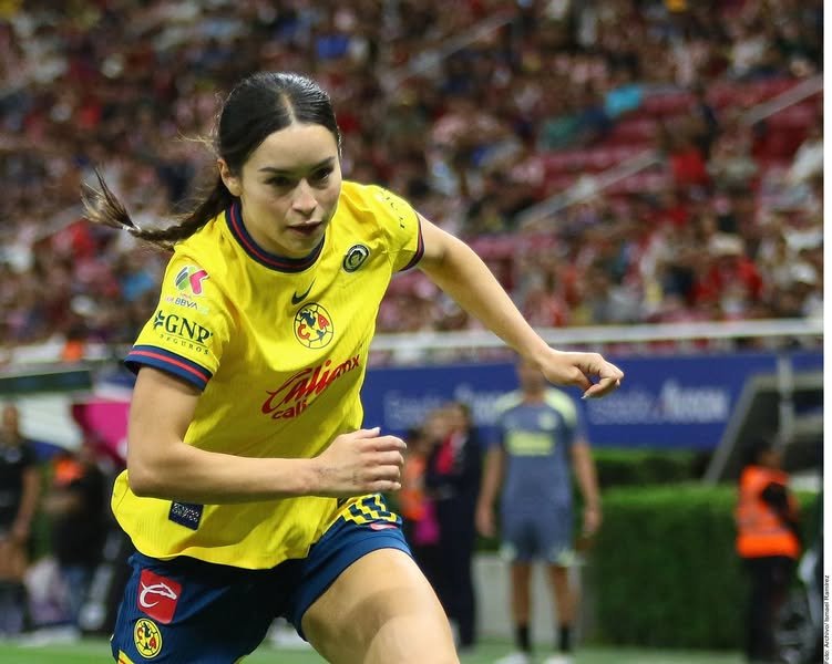 Scarlett Camberos, primera mexicana nominada al Balón de Oro Femenil