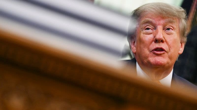 Trump minimiza el conflicto con Irán tras la muerte de 18 soldados estadounidenses