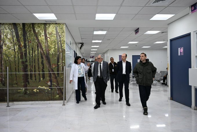 Secretario de Salud se reúne con médicos afectados por salmonella