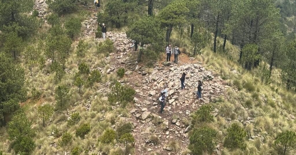 Equipos especializados buscan a desaparecidos en el Ajusco