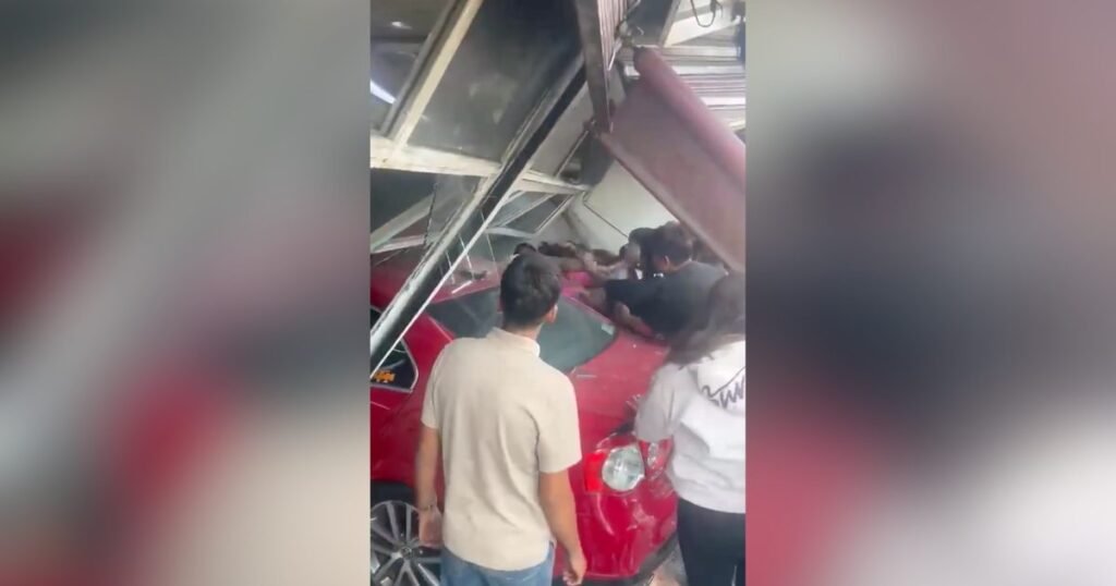 Conductor choca contra panadería en Naucalpan y es agredido por vecinos