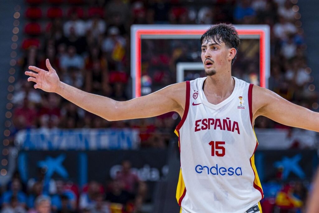 Aday Mara debuta en la NBA con victoria y tapón a Wembanyama