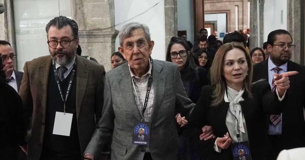 Ebrard y Godoy acuden al funeral de Cuauhtémoc Cárdenas