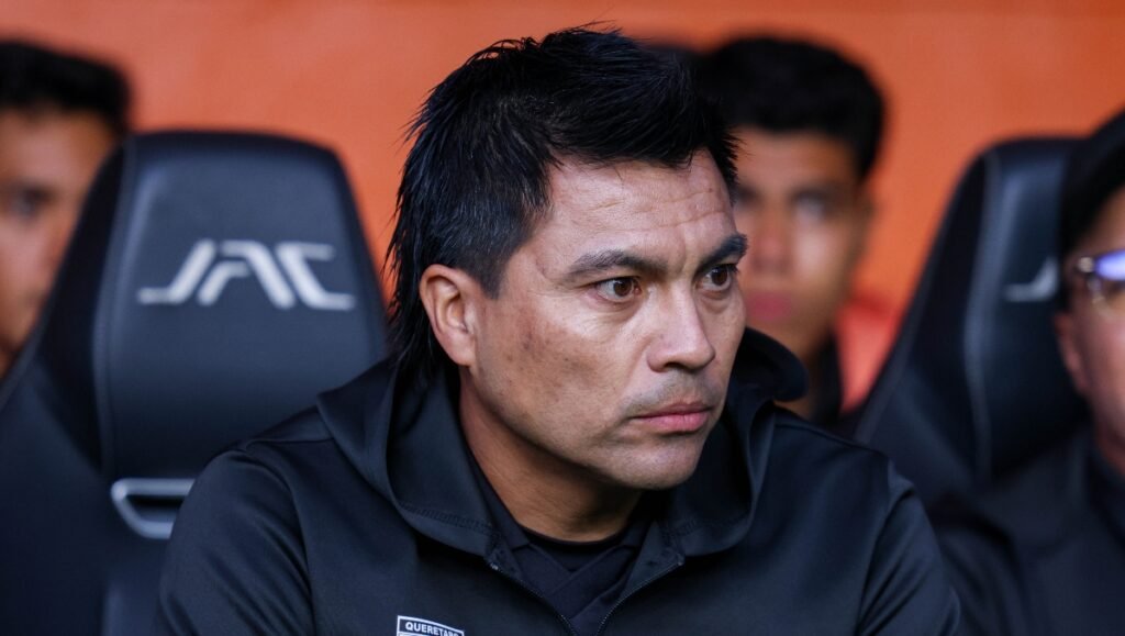 Esteban González destaca con su estilo en el Querétaro FC