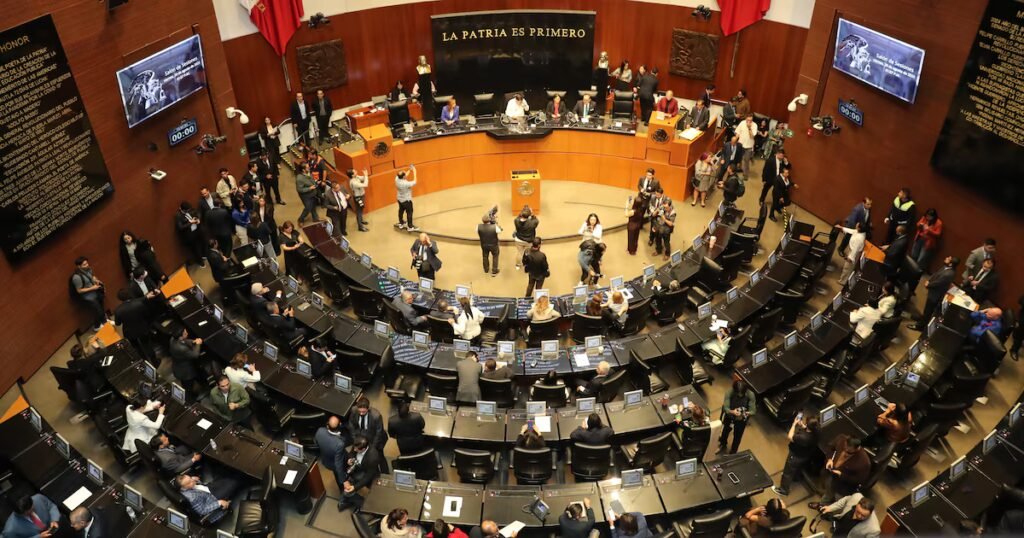 Senado aprueba Ley General de Derechos y anticipa cambios al ISR