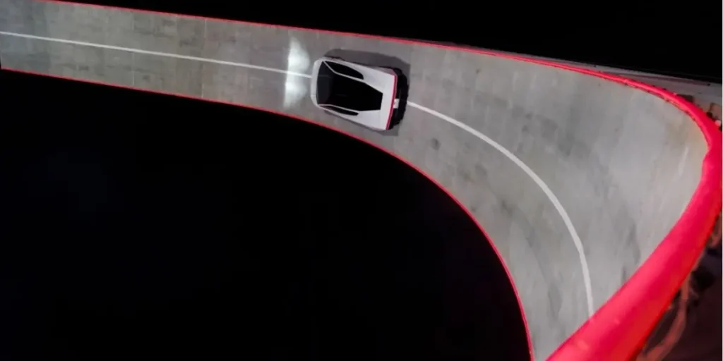 Tesla Roadster: La sorprendente tecnología que permite conducir boca abajo
