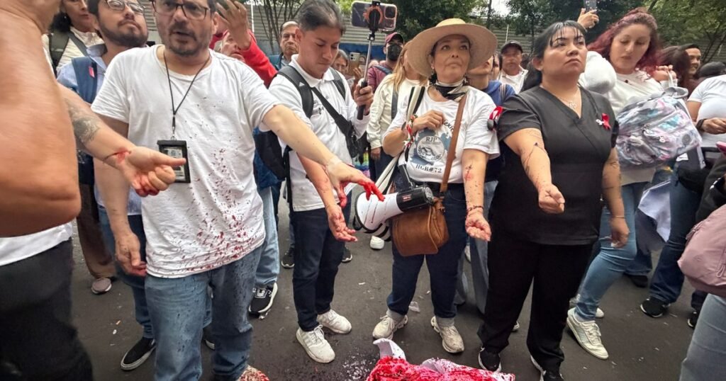 Trabajadores del IMSS consideran paro nacional tras fallidas negociaciones