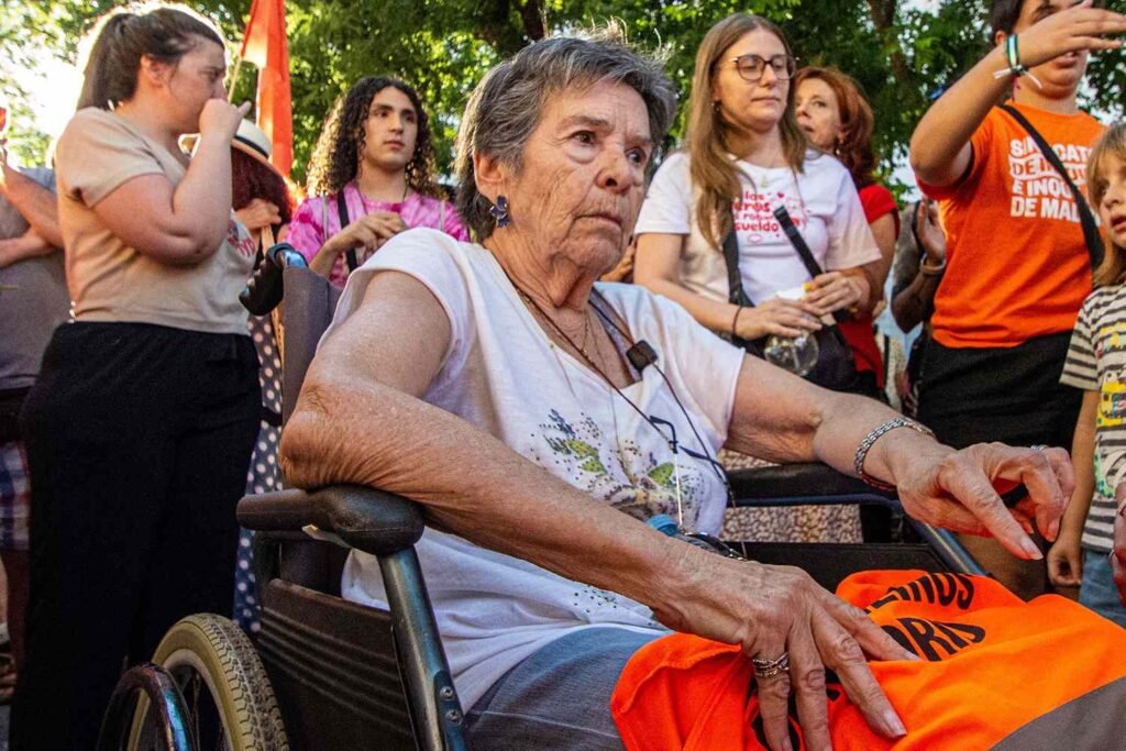 El caso de Maricarmen en España: la señora de 87 años que fue desalojada y generó un tremendo debate Maricarmen Abascal, de 87 años, durante su desahucio en Madrid en septiembre de 2026